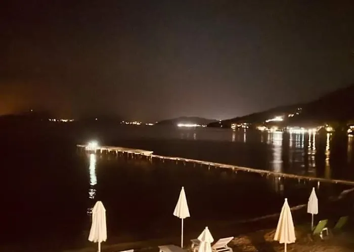 Eleni's * Mesongí
